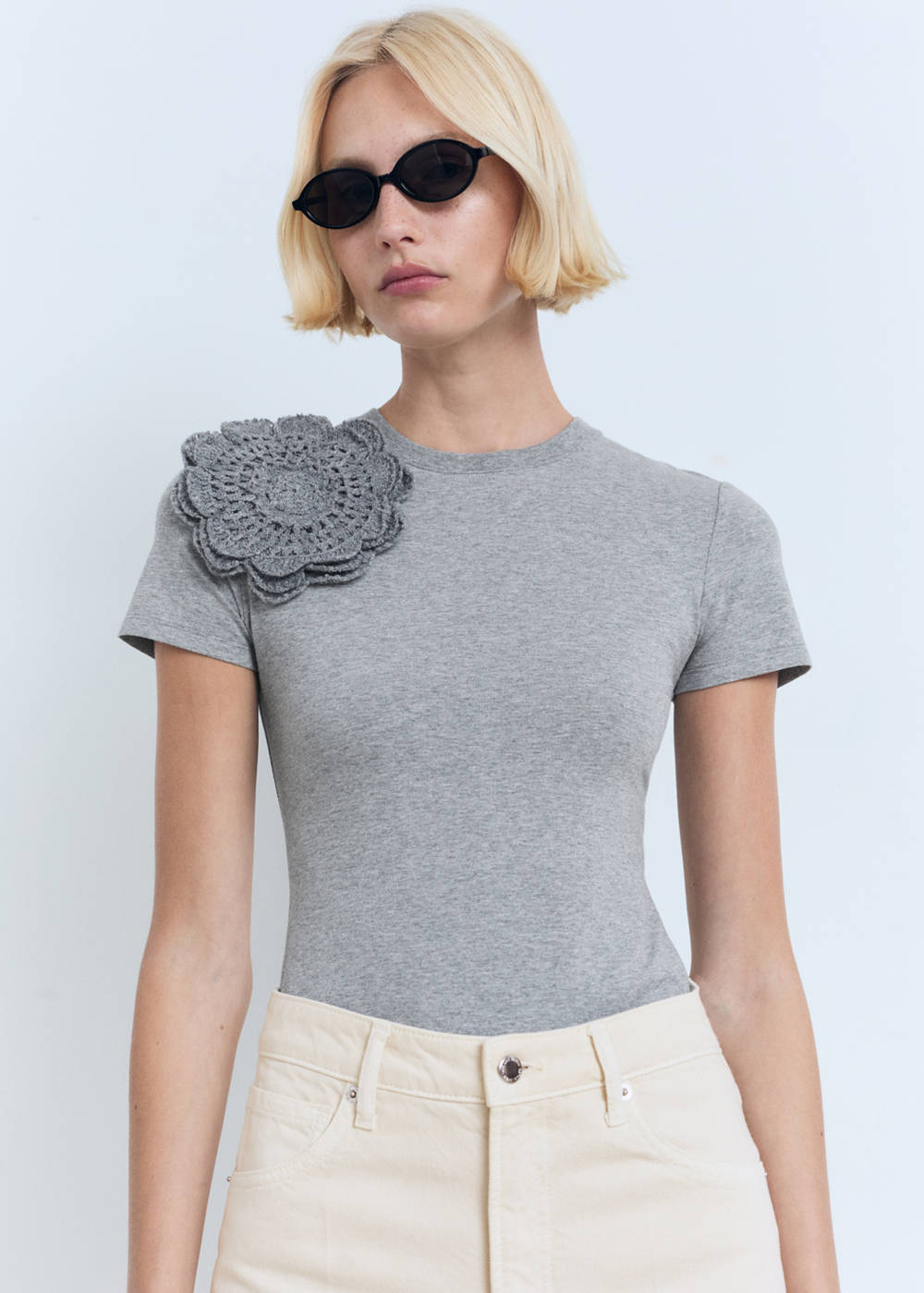 Crochet cotton t-shirt with flower