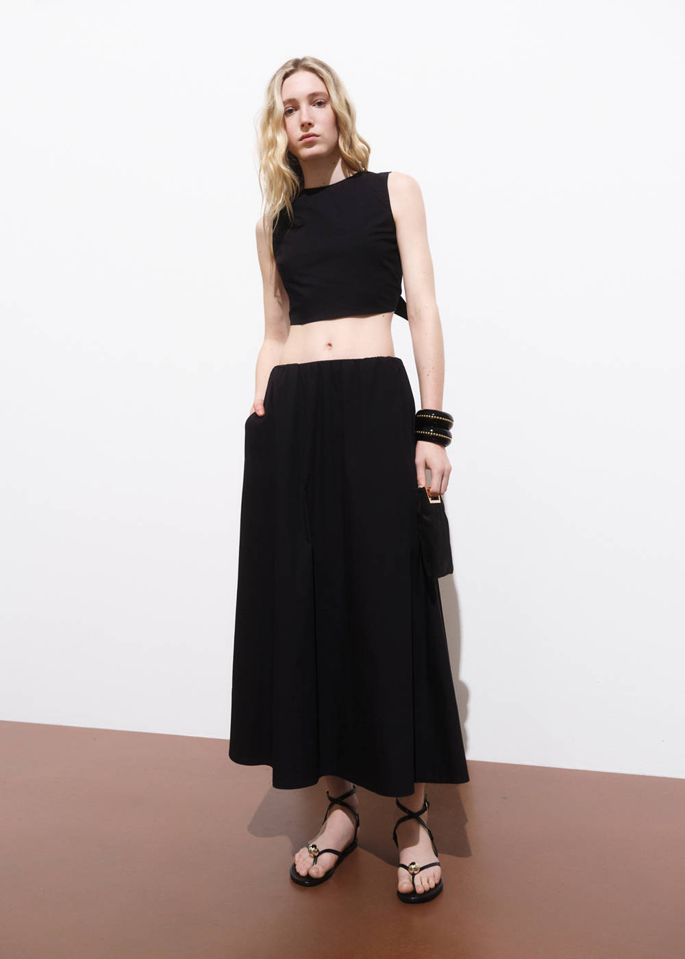 Crop top with bow on the back - Image 3