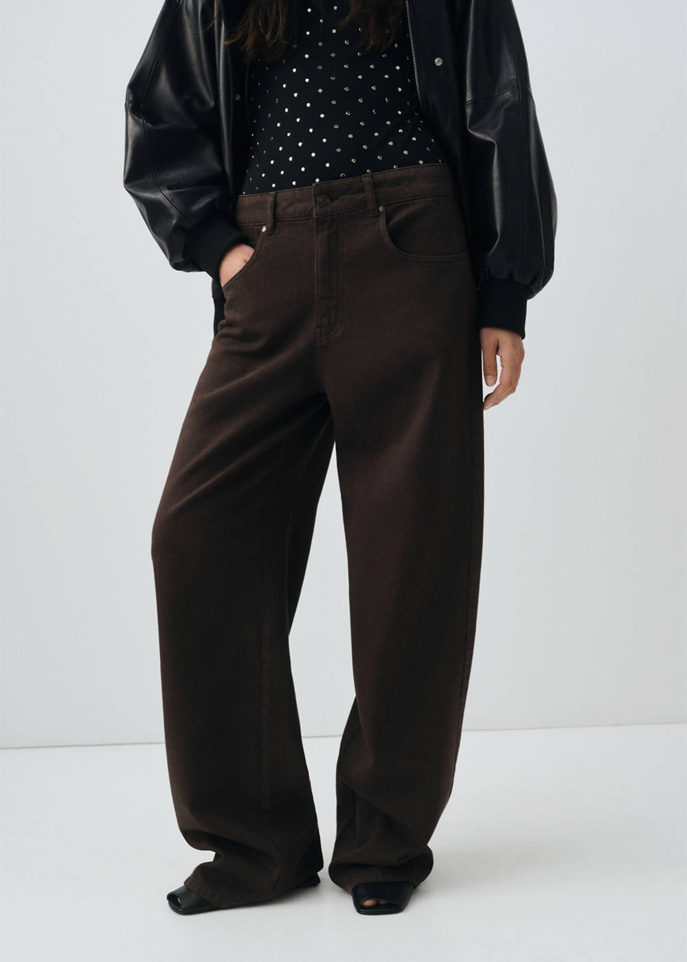 Mid-rise straight jeans
