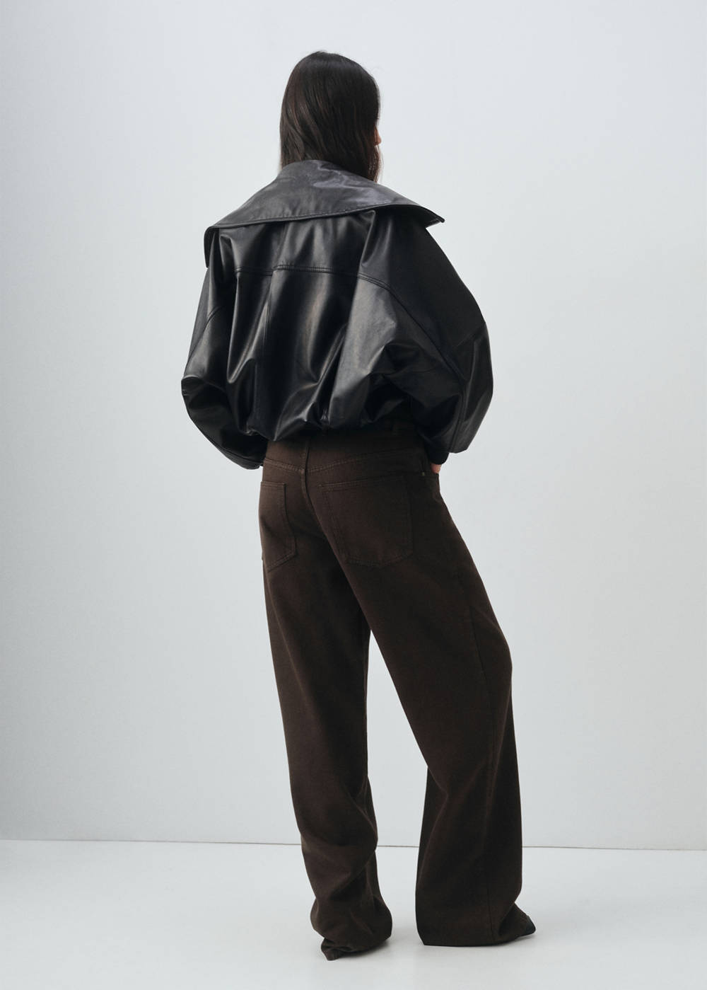 Mid-rise straight jeans - Image 4