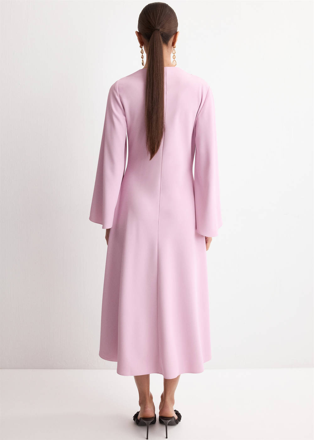 Flared-sleeve satin dress - Image 4