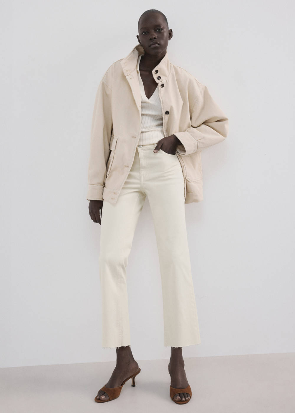 Sienna flared cropped jeans - Image 3