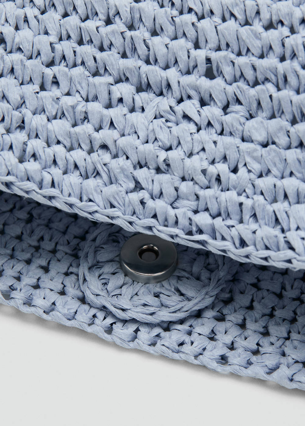 Natural-fiber bag with charm - Image 5