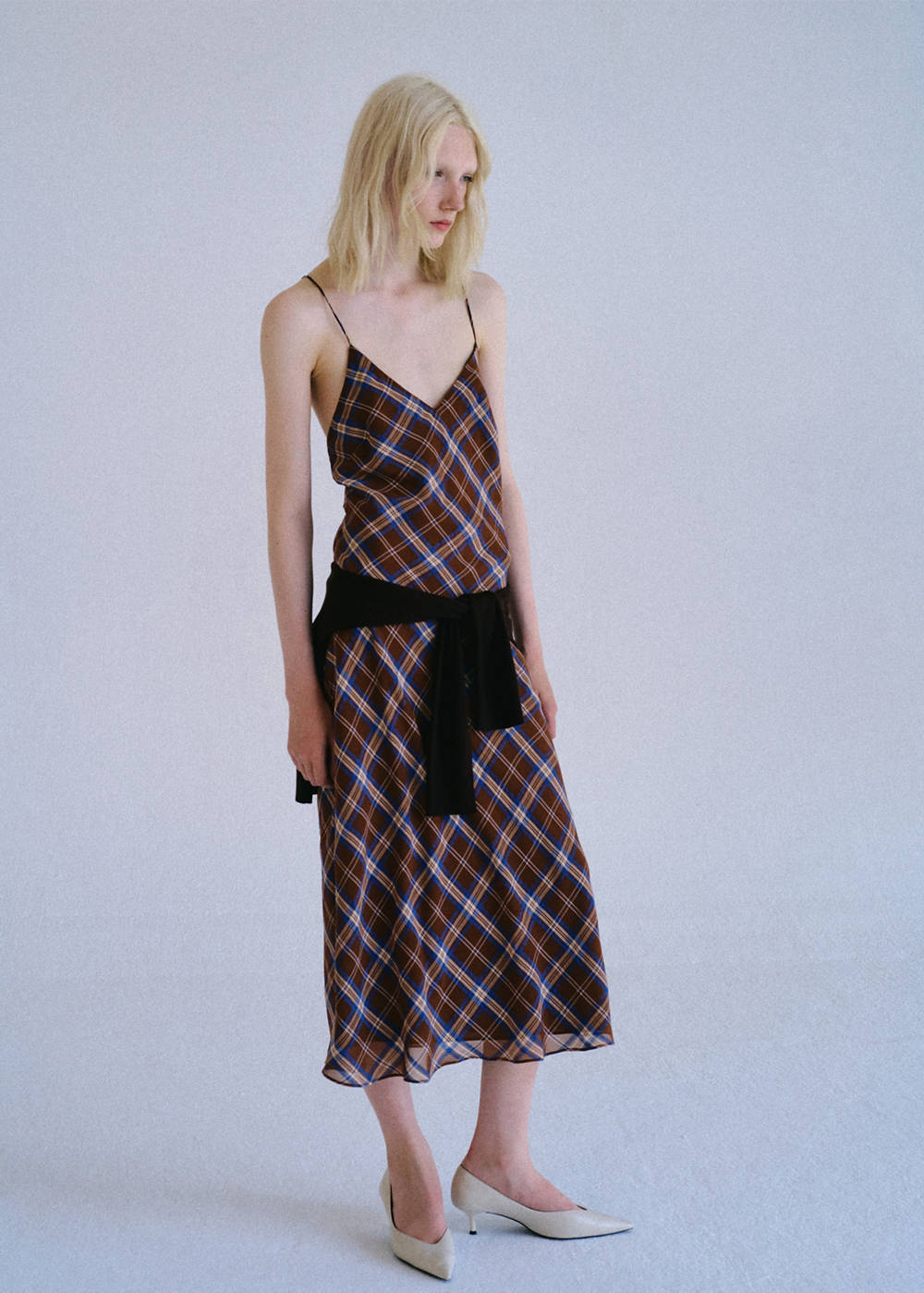 Cross-back checkered dress - Image 4