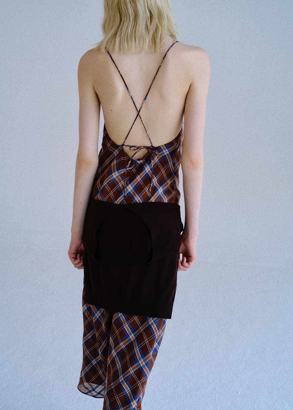 Cross-back checkered dress - Image 5