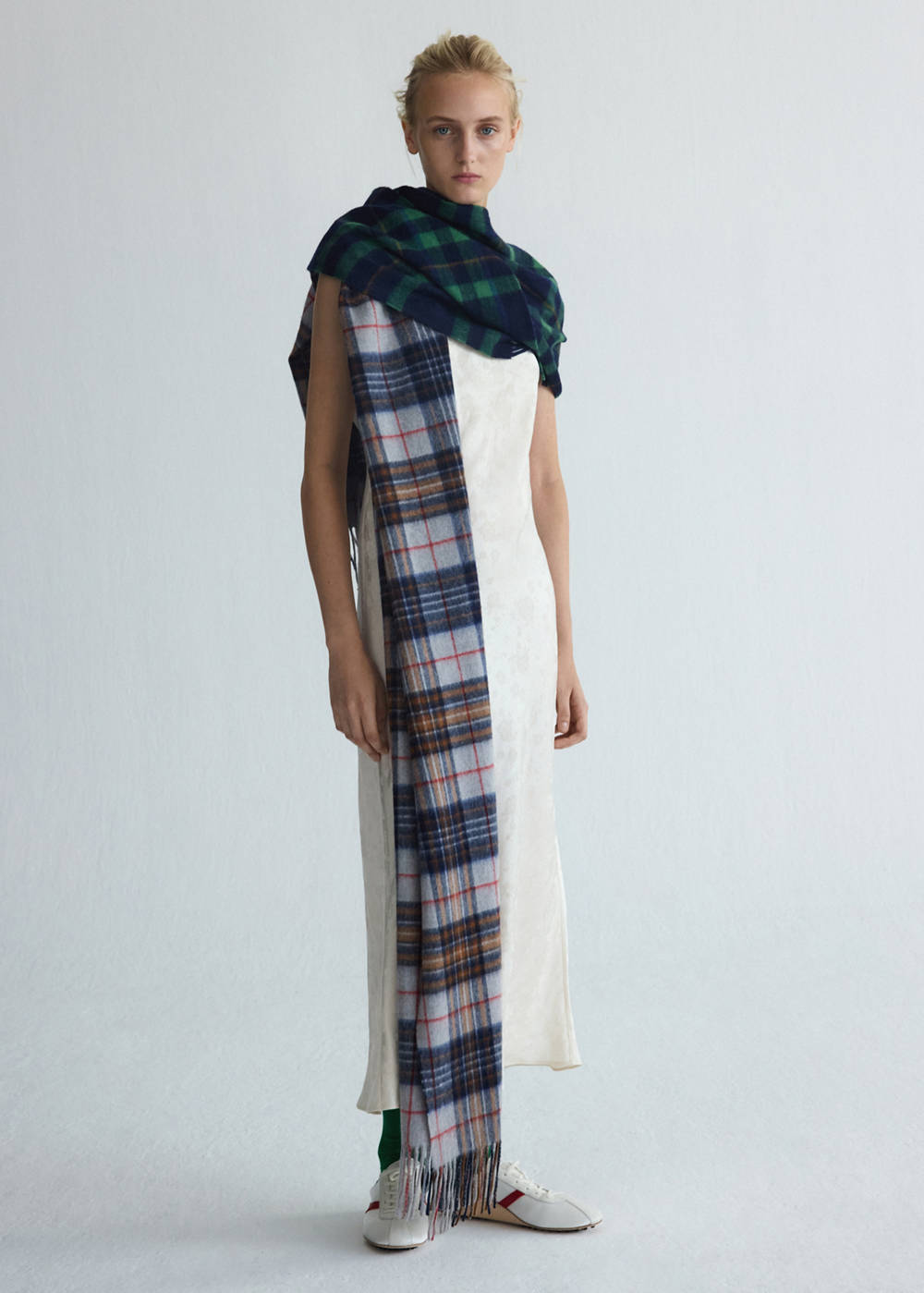 Jacquard dress with silk details - Image 3