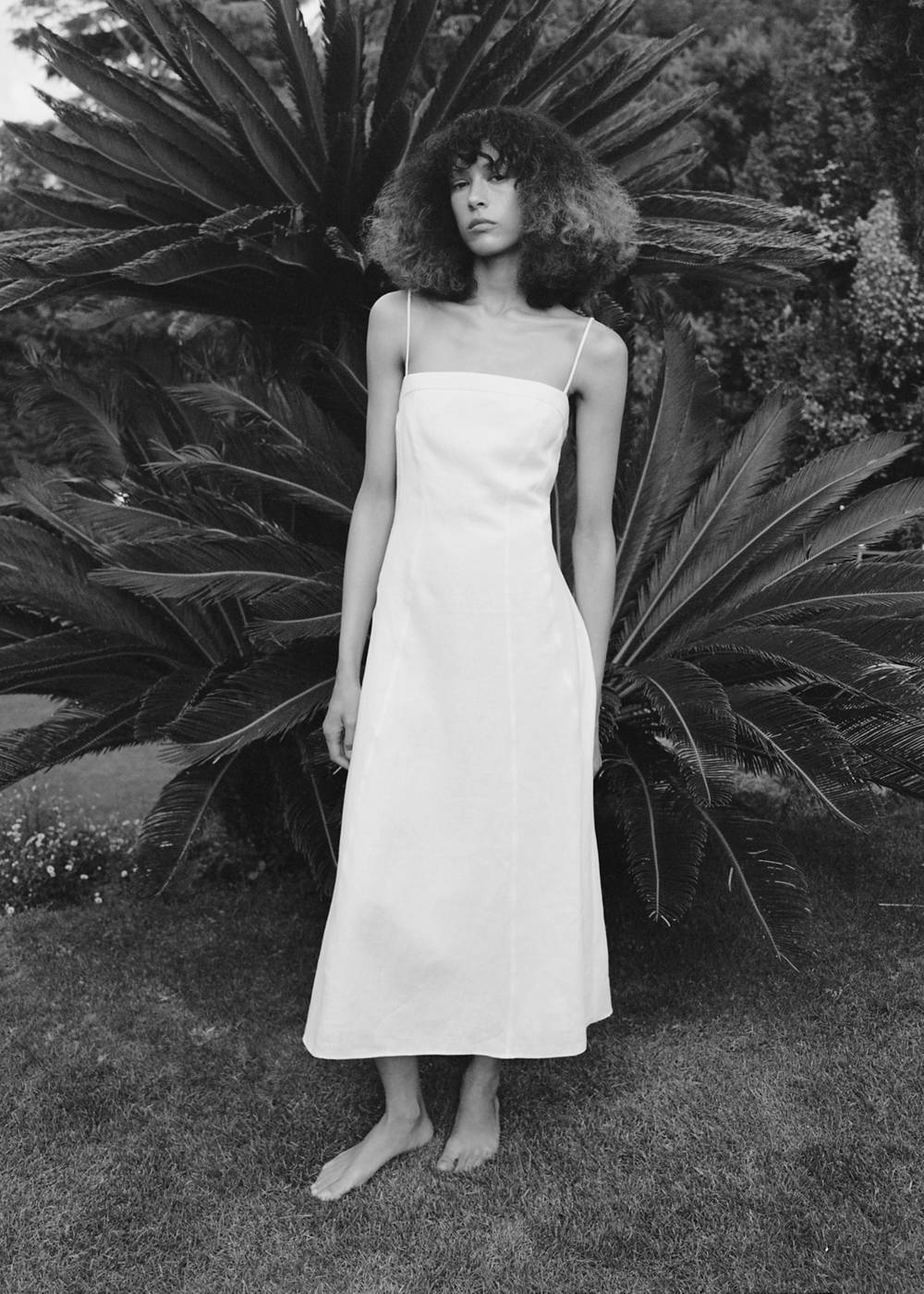 100% linen dress with stitch detailing - Image 4