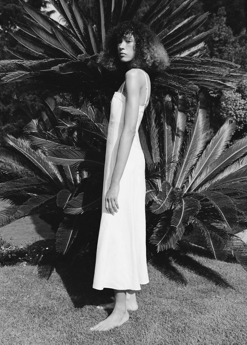 100% linen dress with stitch detailing - Image 5