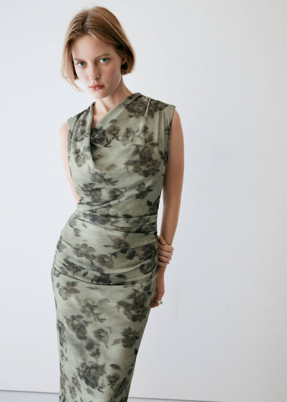 Asymmetric side ruched dress