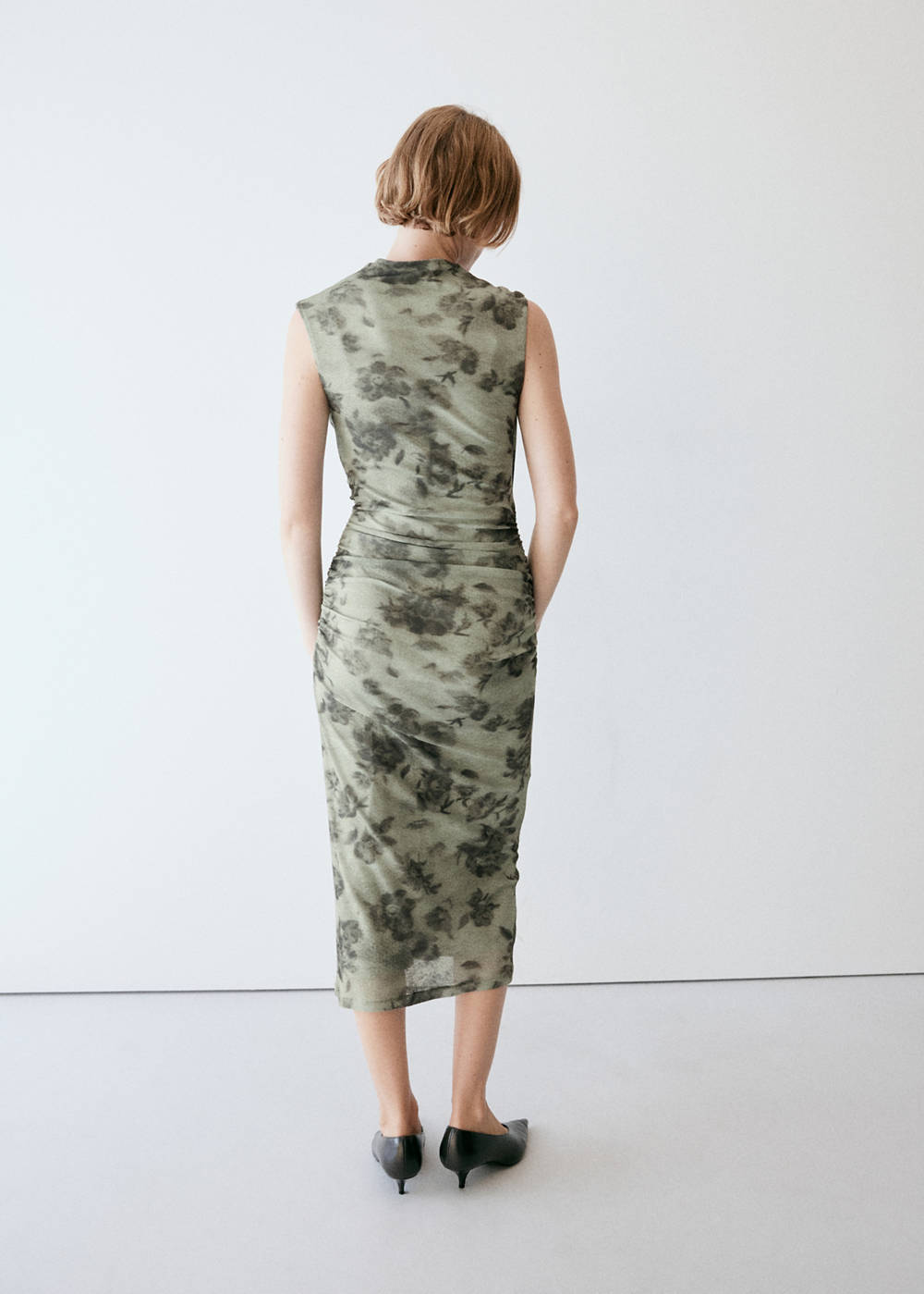 Asymmetric side ruched dress - Image 4