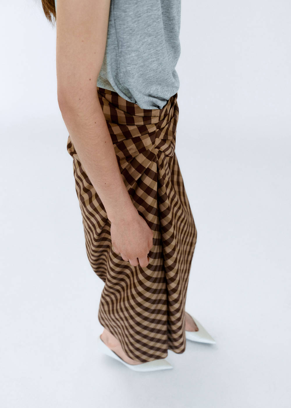Gingham skirt with draped detail - Image 3