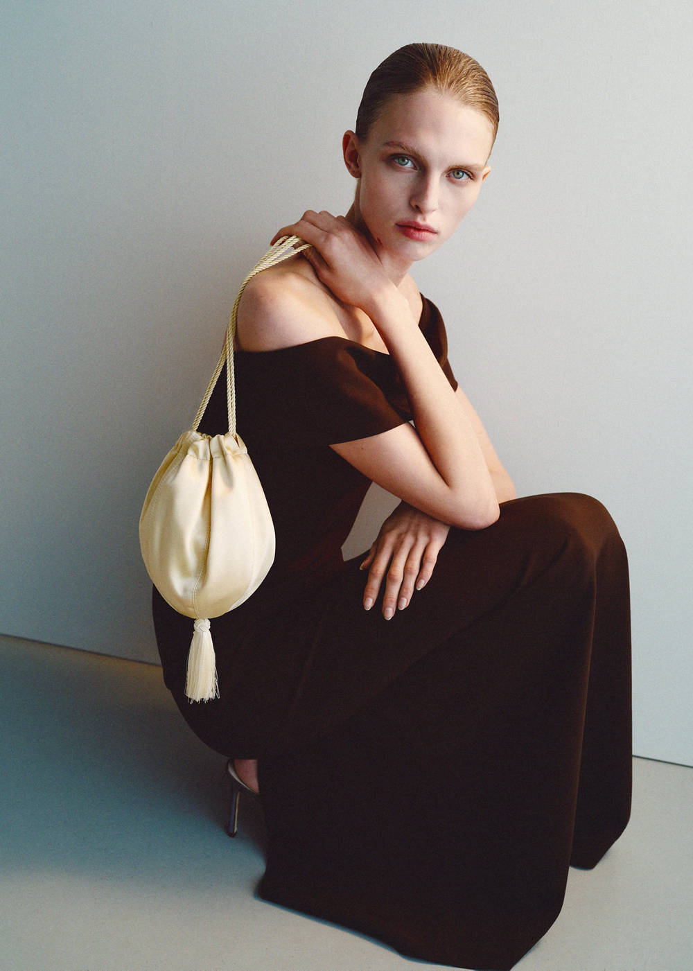 Satin clutch bag with tassels - Image 3