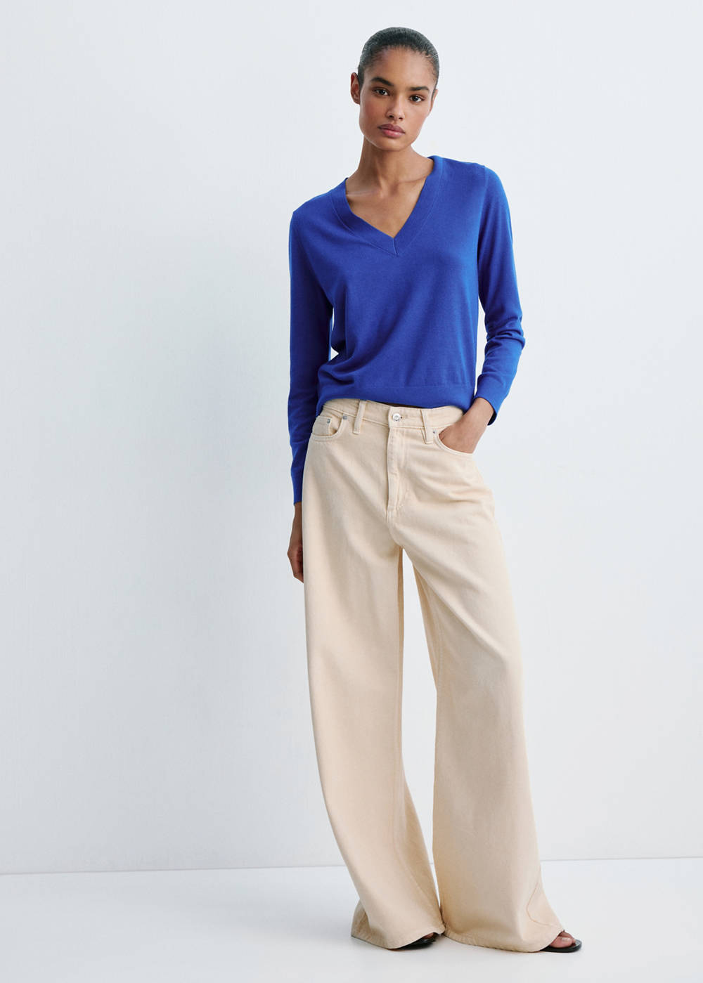 V-neck knit sweater - Image 3