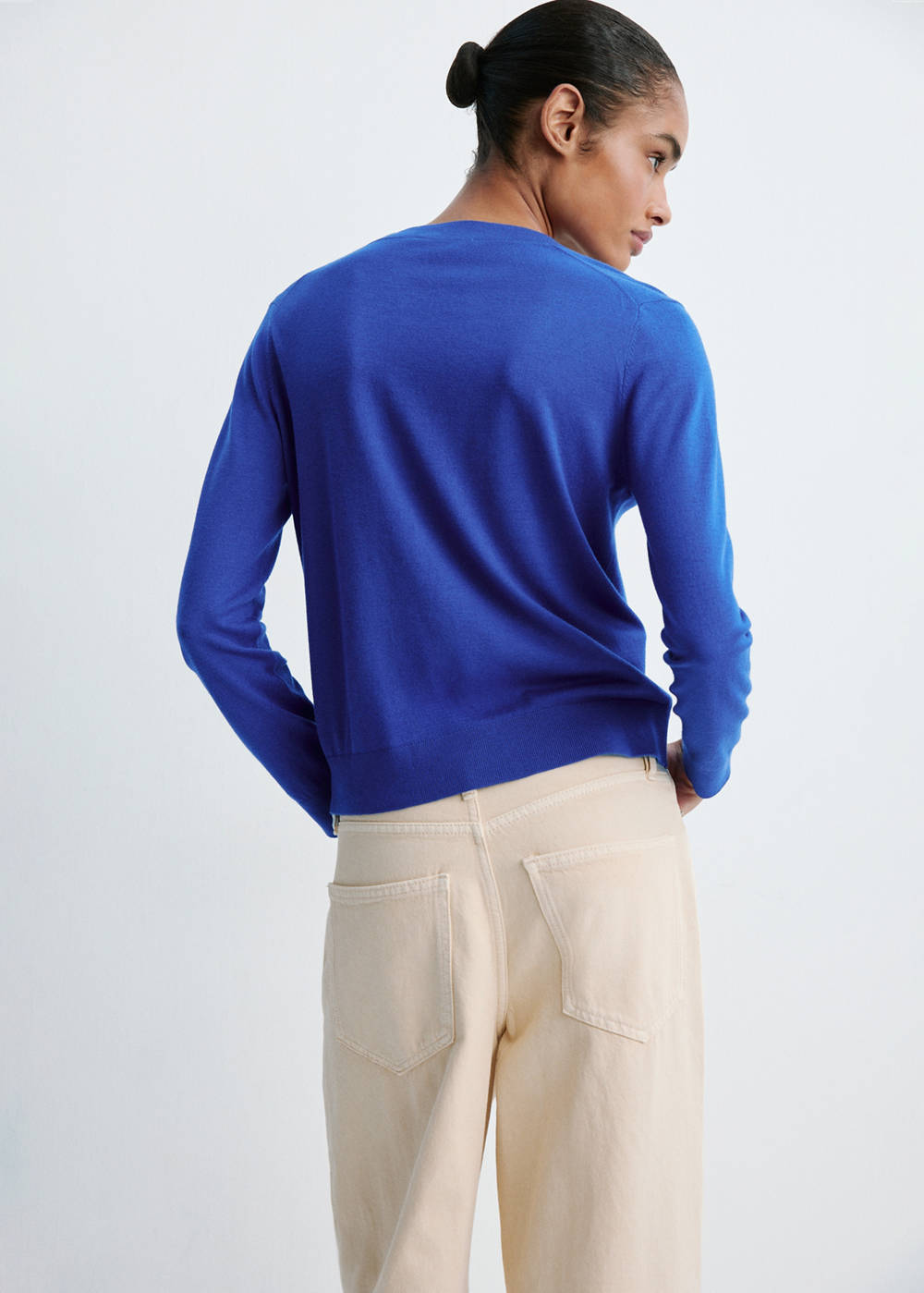V-neck knit sweater - Image 4