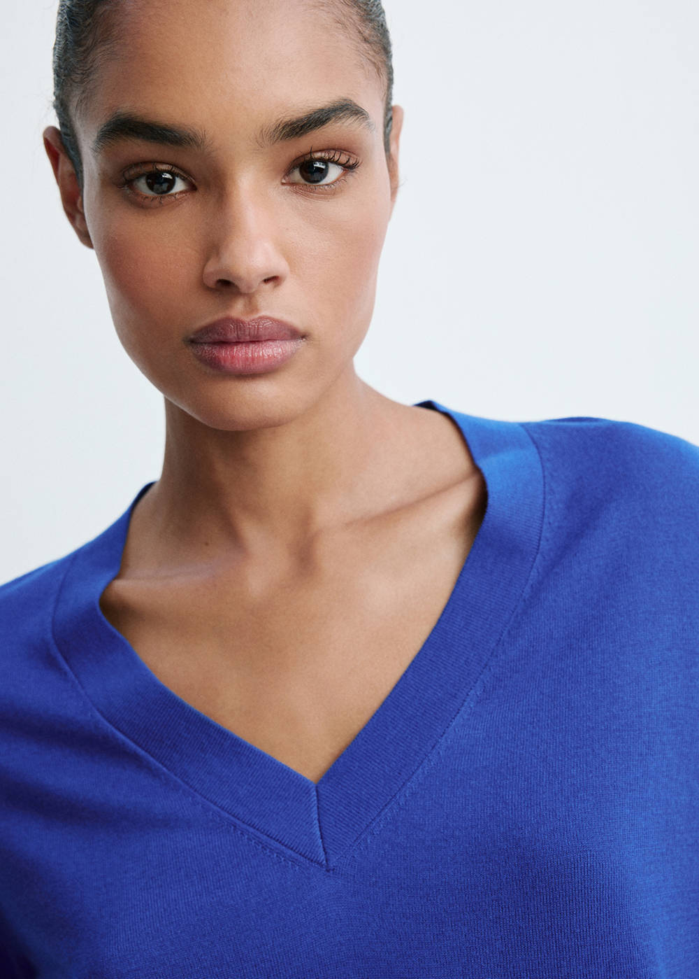 V-neck knit sweater - Image 5