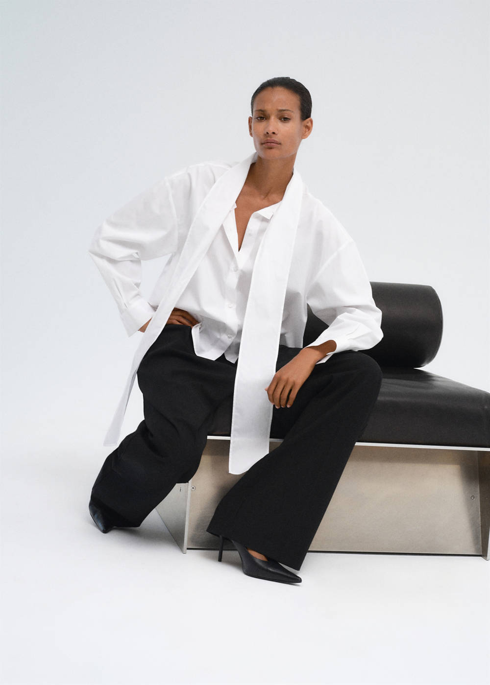 Cotton blouse with tie neck - Image 3