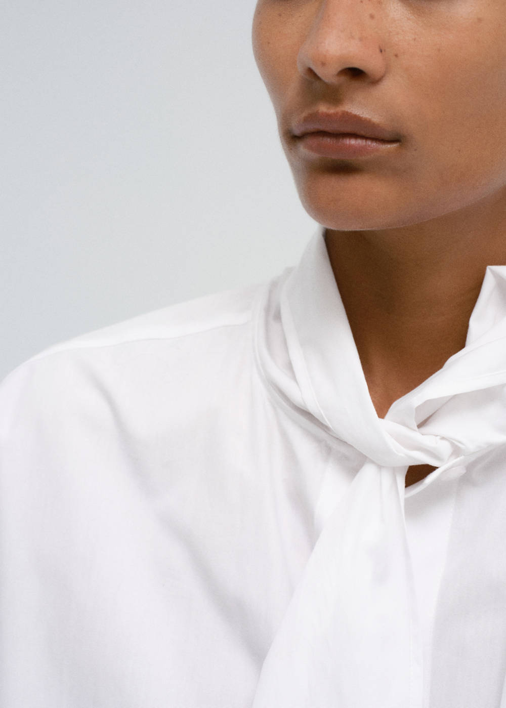 Cotton blouse with tie neck