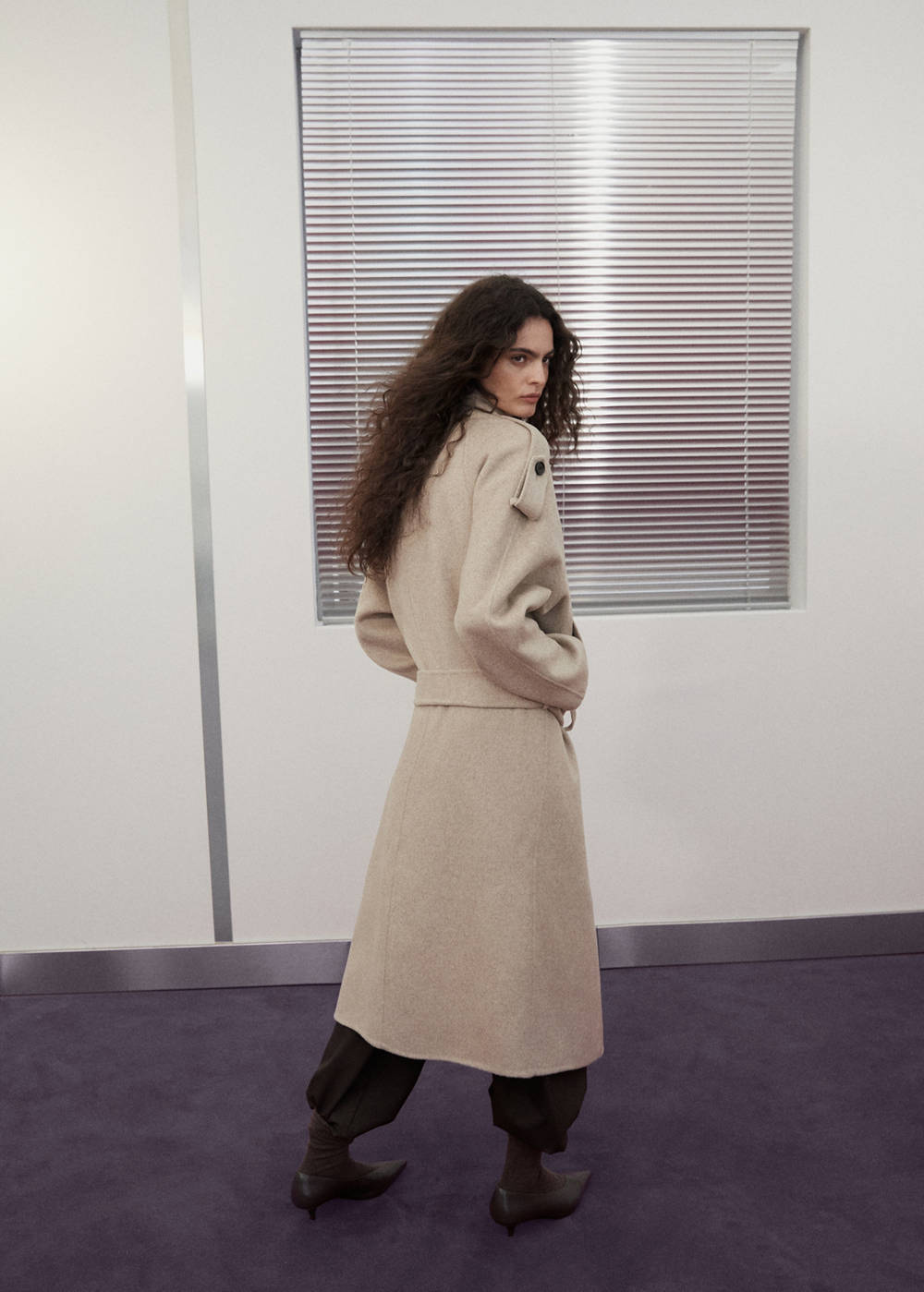 Wool coat, funnel neck with belt - Image 4